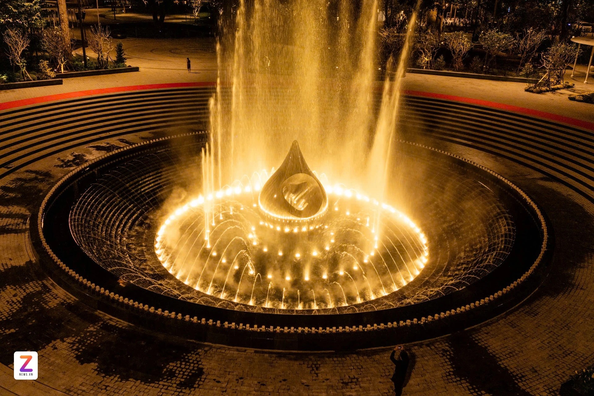 Tượng đài Giọt nước tại Công viên số 1 Lý Thái Tổ. (Ảnh: Cổng TTĐT TP.HCM) Tượng đài Giọt nước tại Công viên số 1 Lý Thái Tổ. (Ảnh: Cổng TTĐT TP.HCM)