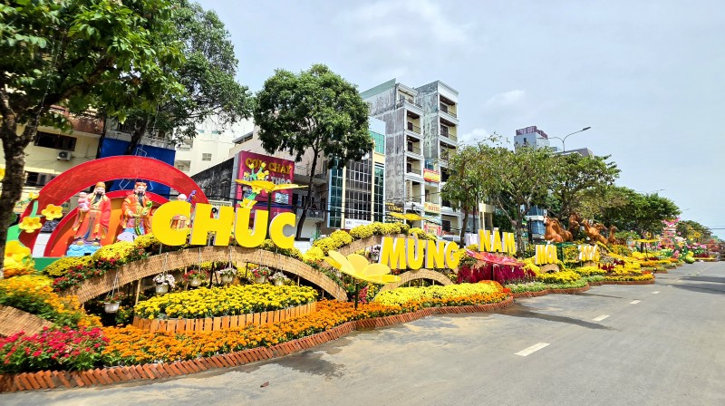 Cần Thơ khai mạc đường hoa nghệ thuật chủ đề “Tết sum vầy”