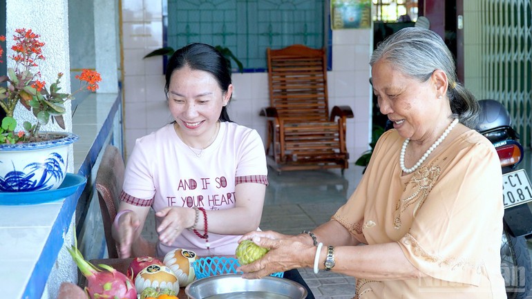 “Mời Bác về ăn Tết” - Nét đẹp văn hóa tri ân nơi Đất Mũi-Cà Mau “Mời Bác về ăn Tết” - Nét đẹp văn hóa tri ân nơi Đất Mũi-Cà Mau