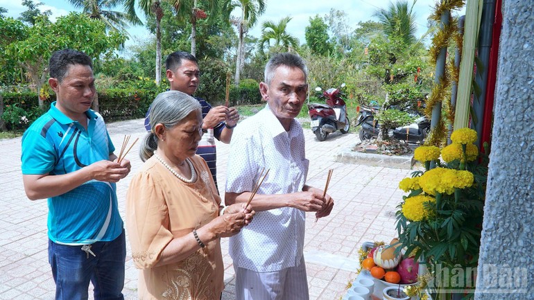 “Mời Bác về ăn Tết” - Nét đẹp văn hóa tri ân nơi Đất Mũi-Cà Mau “Mời Bác về ăn Tết” - Nét đẹp văn hóa tri ân nơi Đất Mũi-Cà Mau