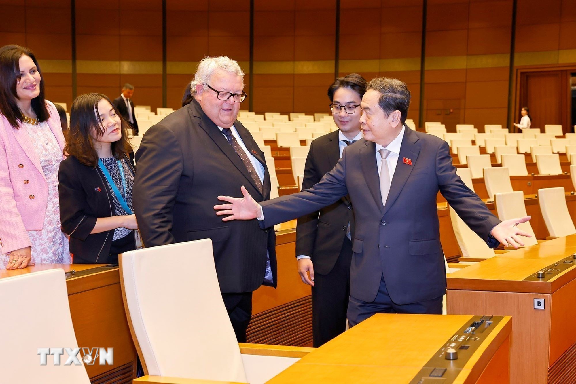 Đại sứ đón Tết: Cảm nhận văn hóa truyền thống Việt bằng cả trái tim