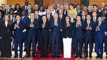 cong uoc ha noi buoc tien doi ngoai da phuong moi