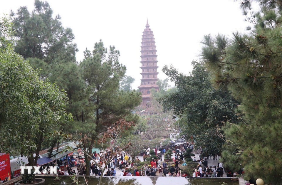 trẩy hội Khán hoa mẫu đơn chùa Phật Tích trẩy hội Khán hoa mẫu đơn chùa Phật Tích