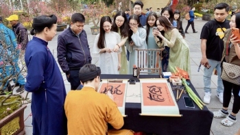 du lich but toc dip tet ha noi thu gan 49 nghin ty dong