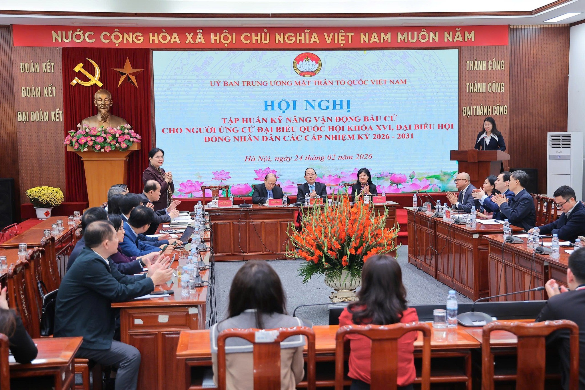 Ngày 24/2, Ủy ban Trung ương MTTQ Việt Nam tổ chức Hội nghị trực tiếp kết hợp trực tuyến tập huấn kỹ năng vận động bầu cử cho người ứng cử đại biểu Quốc hội khóa XVI, đại biểu Hội đồng nhân dân các cấp nhiệm kỳ 2026 - 2031.