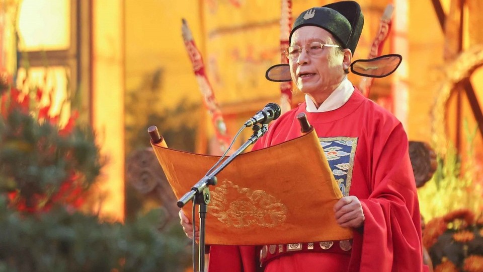 Dâng hương khai xuân tại Hoàng thành Thăng Long