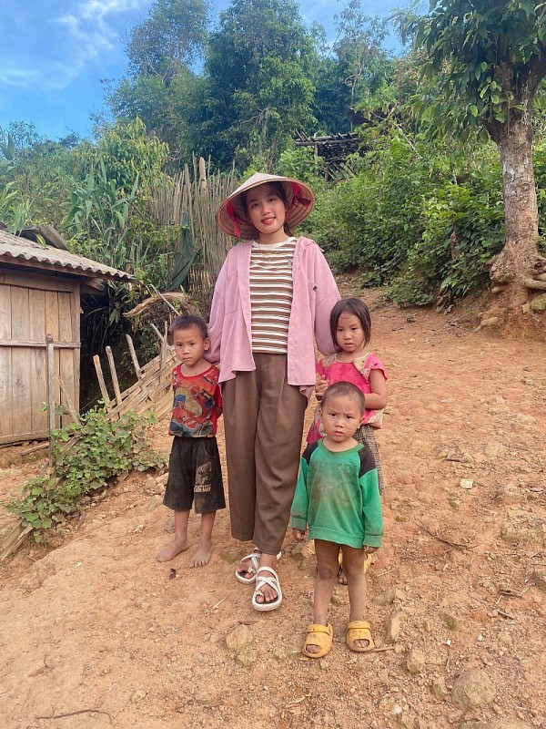 Cô giáo người Si La Lỳ Mì Lé và khát vọng đưa tiếng nói bản làng vào nghị trường Quốc hội