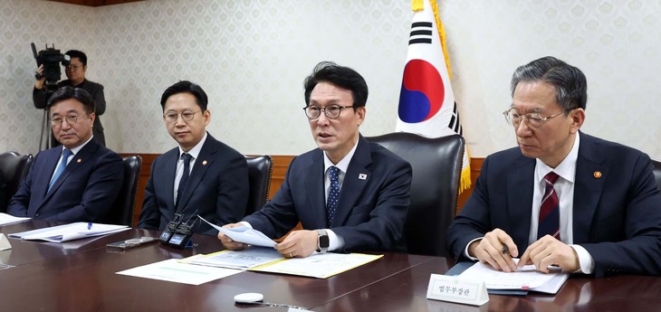 Thủ tướng Hàn Quốc Kim Min Seok tại Hội nghị Bộ trưởng về đối phó với tin giả ngày 26-2 - Ảnh: Chosun D