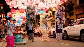 bat song du lich thang hoa nha dau tu tim ve do thi trung tam mong cai