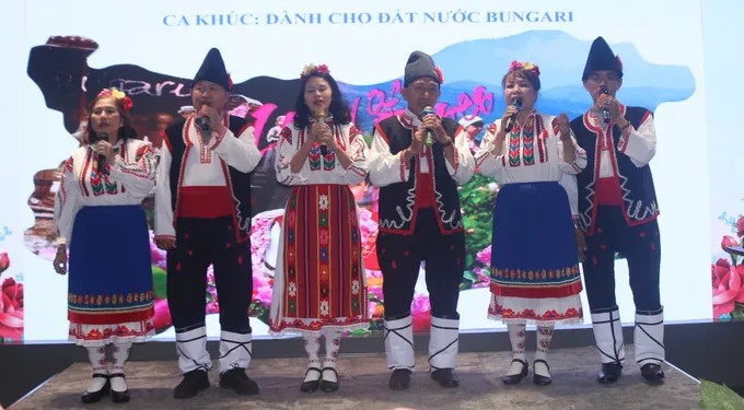 Tiết mục văn nghệ chào mừng Quốc khánh Bulgaria Tiết mục văn nghệ chào mừng Quốc khánh Bulgaria
