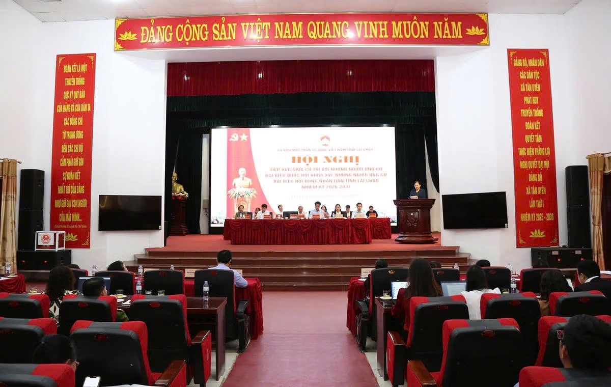 Hội nghị tiếp xúc cử tri ở xã Tân Uyên, tỉnh Lai Châu 