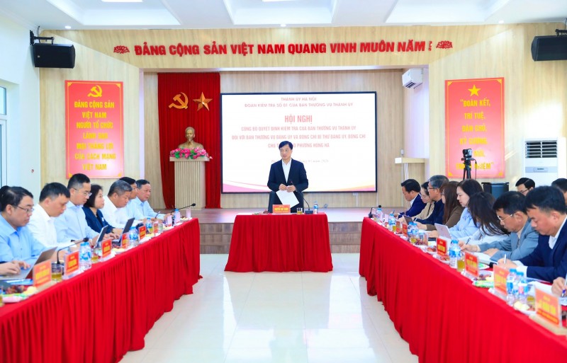 Bí thư Thành ủy Hà Nội Nguyễn Duy Ngọc phát biểu kết luận hội nghị. (Ảnh: T.L) Bí thư Thành ủy Hà Nội Nguyễn Duy Ngọc phát biểu kết luận hội nghị. (Ảnh: T.L)