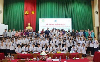 can tho co them 4 truong duoc cong nhan xuat sac trong giang day tieng phap