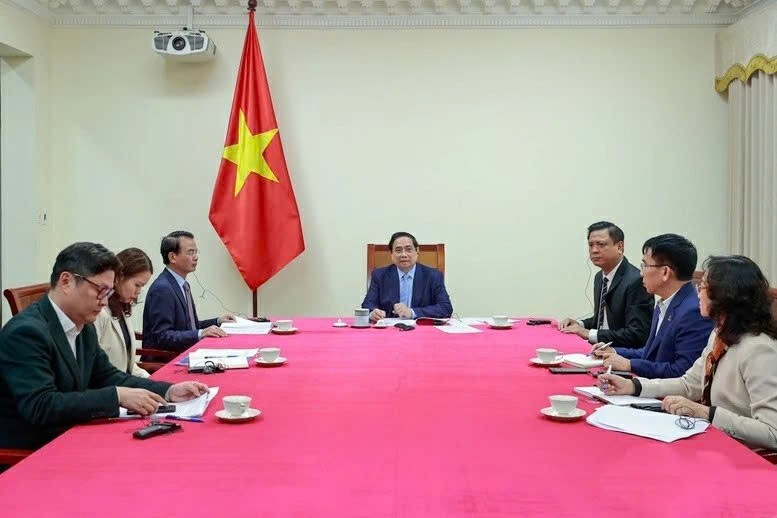 Thủ tướng Phạm Minh Chính điện đàm với Thủ tướng Kuwait ngày 9/3 đề nghị chính phủ Kuwait tiếp tục hỗ trợ bảo đảm an ninh, an toàn cho công dân Việt Nam tại Kuwait, tạo điều kiện thuận lợi cho các hoạt động sơ tán công dân Việt Nam. (Nguồn: VGP)