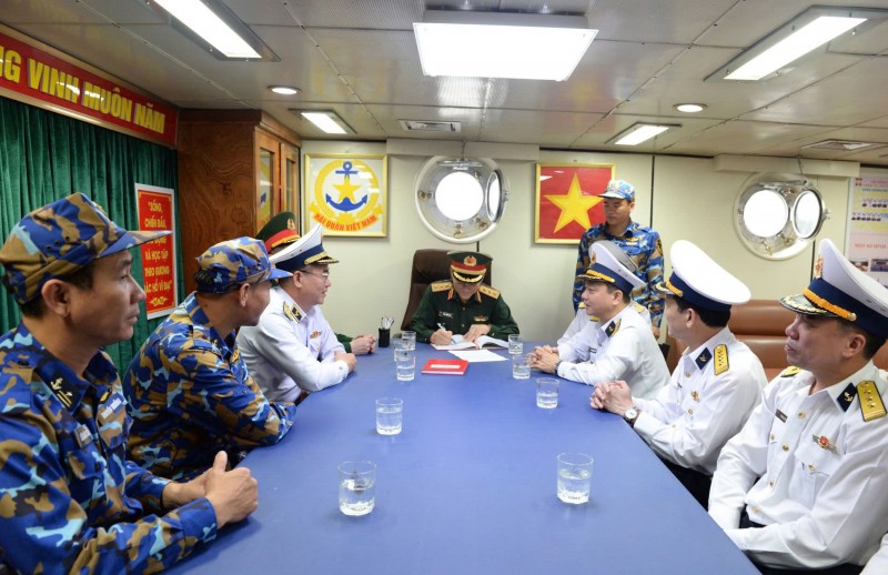 Sẵn sàng chiến đấu bảo vệ bầu cử tại Vùng 3 Hải quân