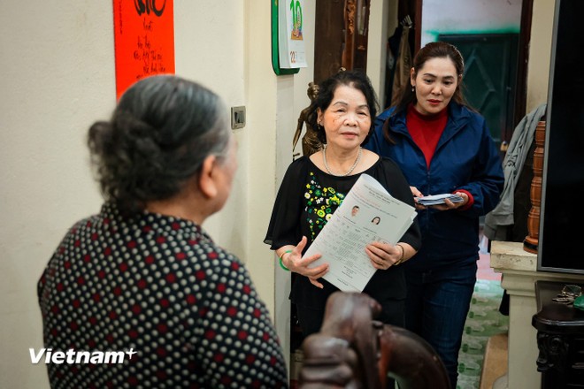 Phát Thẻ cử tri: Bảo đảm mọi công dân đủ điều kiện được tham gia bỏ phiếu