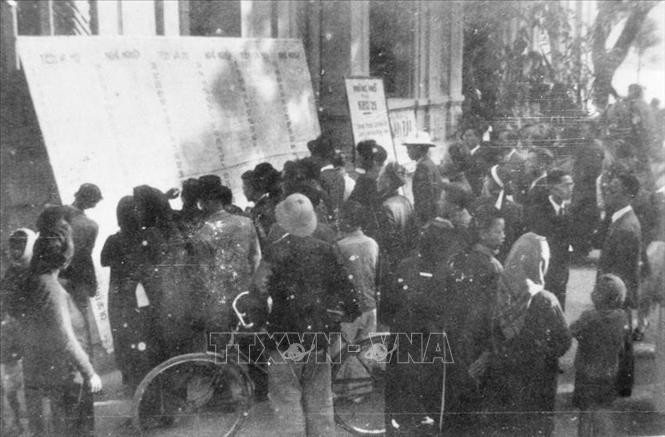 "Làm việc nước bây giờ là hy sinh, là phấn đấu, quên lợi riêng mà nghĩ lợi chung"