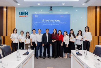 Tập đoàn GELEX trao học bổng cho sinh viên Trường Đại học Kinh tế TP. Hồ Chí Minh