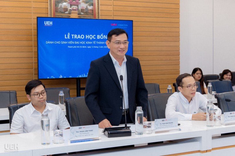 PGS.TS. Bùi Quang Hùng – Phó Giám đốc phụ trách, Trường Đại học Kinh tế TP.HCM phát biểu tại chương trình