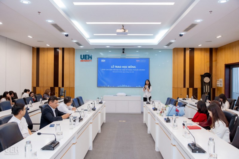 Tập đoàn GELEX trao học bổng cho sinh viên Trường Đại học Kinh tế TP. Hồ Chí Minh  Sinh viên Lê Vũ Ngọc Hân chia sẻ xúc động về hành trình học tập và những cơ hội mở ra từ chương trình.