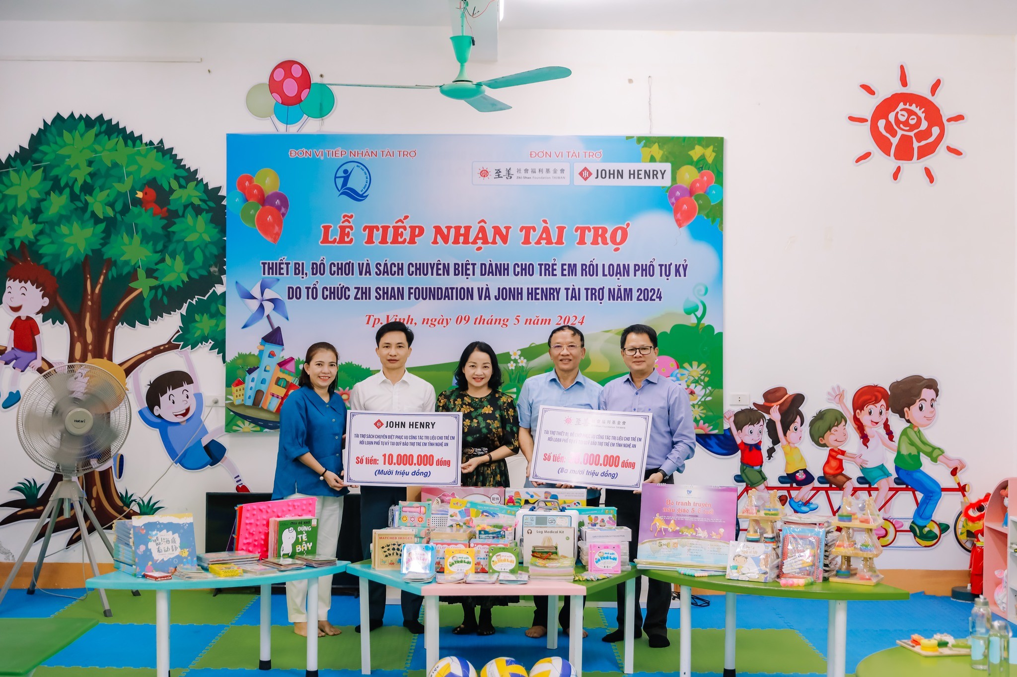 Zhi Shan Foundation Hỗ trợ xây dựng Trung tâm Tương tác – Phục hồi chức năng, trang bị các thiết bị, đồ chơi và sách chuyên biệt, tạo môi trường can thiệp sớm, giúp trẻ tự kỷ, trẻ rối loạn phát triển và chậm ngôn ngữ có thêm cơ hội hòa nhập và phát triển toàn diện. Zhi Shan Foundation Hỗ trợ xây dựng Trung tâm Tương tác – Phục hồi chức năng, trang bị các thiết bị, đồ chơi và sách chuyên biệt, tạo môi trường can thiệp sớm, giúp trẻ tự kỷ, trẻ rối loạn phát triển và chậm ngôn ngữ có thêm cơ hội hòa nhập và phát triển toàn diện.