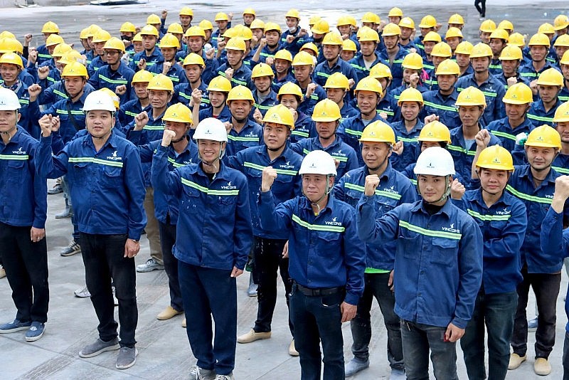 Vingroup tuyển 25.000 nhân sự cho các dự án hạ tầng do SGC triển khai Vingroup tuyển 25.000 nhân sự cho các dự án hạ tầng do SGC triển khai