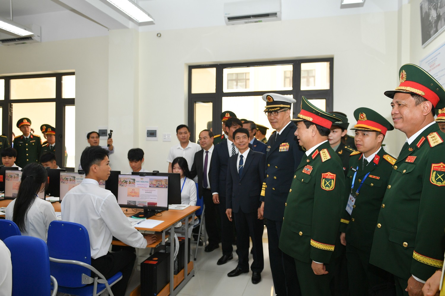 Giao lưu hữu nghị quốc phòng biên giới Việt Nam - Trung Quốc lần thứ 10
