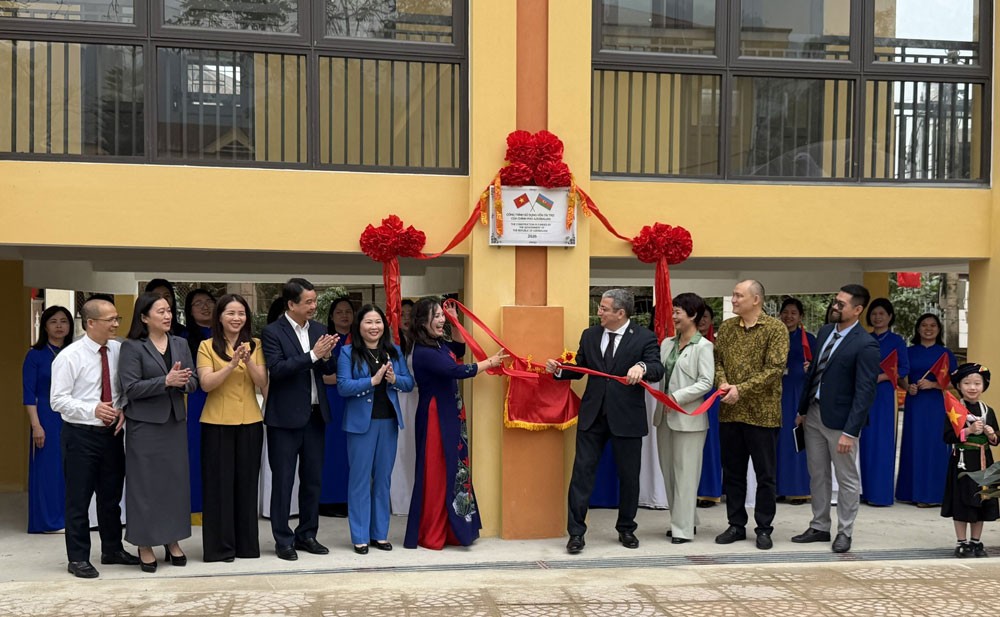 Thêm lớp học mới cho học sinh vùng cao Lào Cai từ tình hữu nghị Việt Nam - Azerbaijan