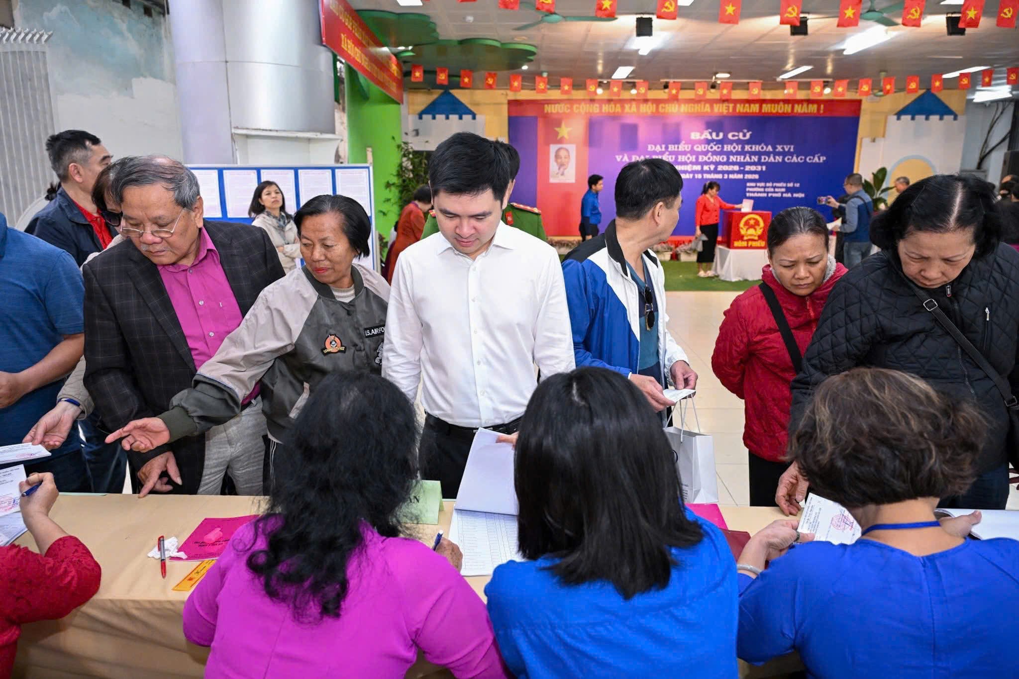 Trong cuộc “Tổng tuyển cử” lần này, tỷ lệ cử tri đi bầu gần 100% Trong cuộc “Tổng tuyển cử” lần này, tỷ lệ cử tri đi bầu gần 100%