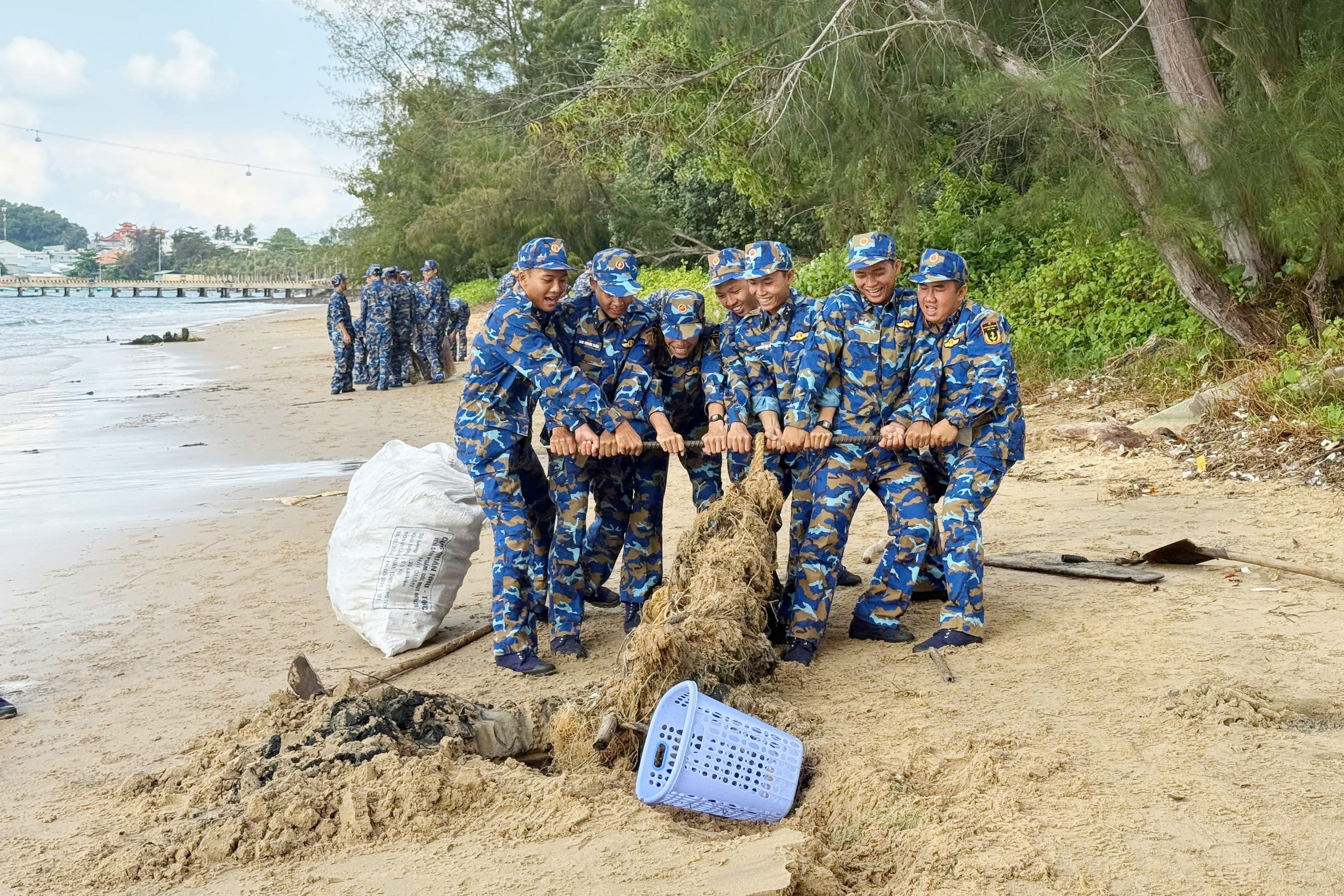 Vùng 5 Hải quân tổ chức “Ngày Chủ nhật xanh”