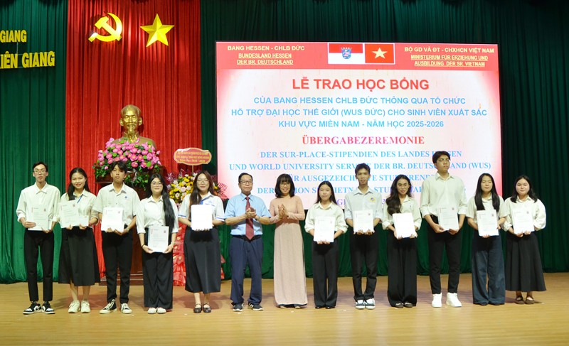 77 suất học bổng của bang Hessen được trao cho sinh viên khó khăn đạt thành tích xuất sắc tại tỉnh An Giang 77 suất học bổng của bang Hessen được trao cho sinh viên khó khăn đạt thành tích xuất sắc tại tỉnh An Giang