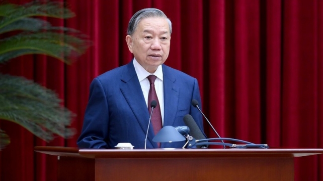 Thông báo Hội nghị lần thứ hai Ban Chấp hành Trung ương Đảng khóa XIV