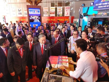 dinh vi xuat ban la tru cot tren mat tran tu tuong dong luc phat trien kinh te so