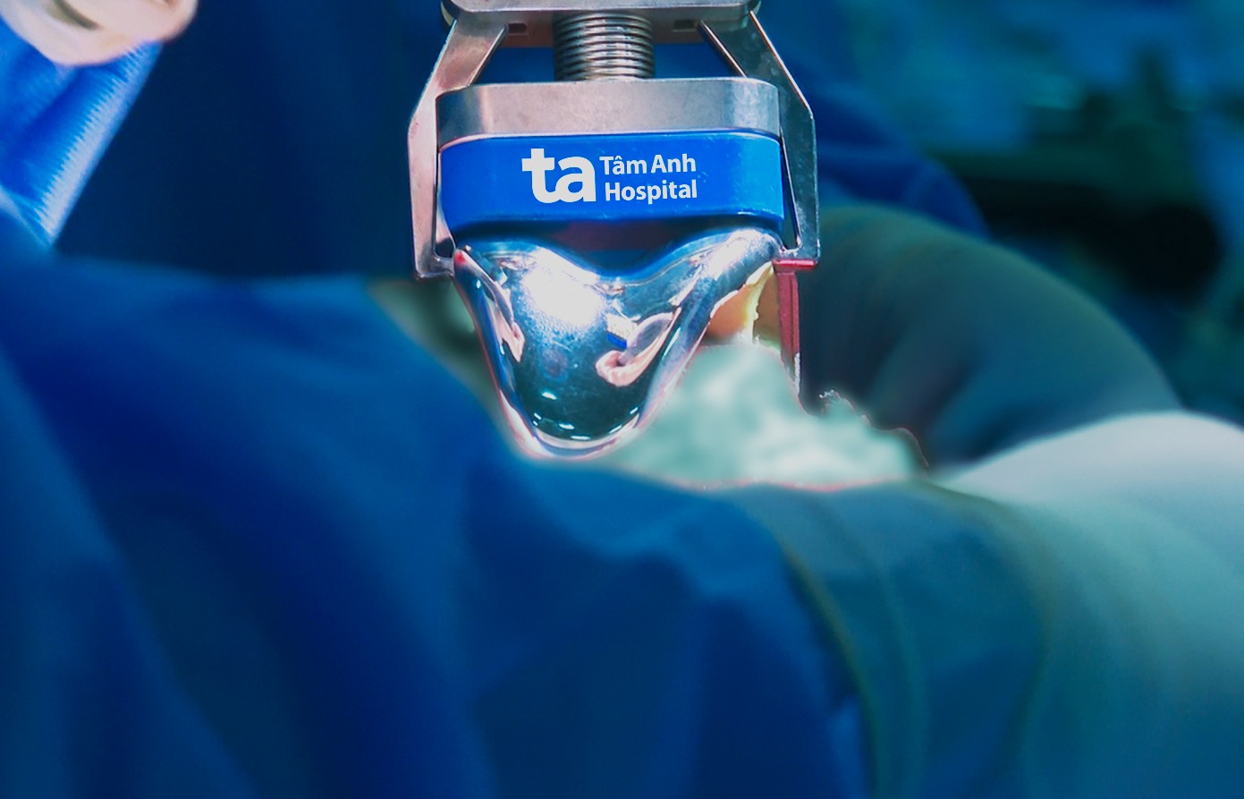 Việt Nam lần đầu có Robot AI thay khớp “siêu thao tác” chuẩn xác