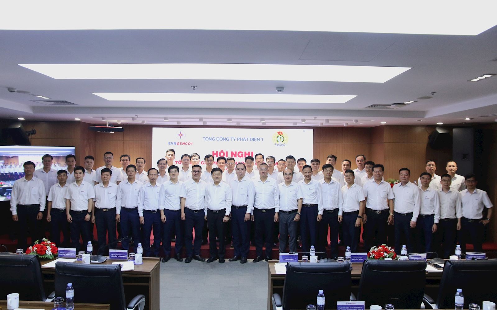 EVNGENCO1 tổng kết phong trào thi đua năm 2025: Lan tỏa động lực, nâng cao hiệu quả sản xuất – kinh doanh EVNGENCO1 tổng kết phong trào thi đua năm 2025: Lan tỏa động lực, nâng cao hiệu quả sản xuất – kinh doanh