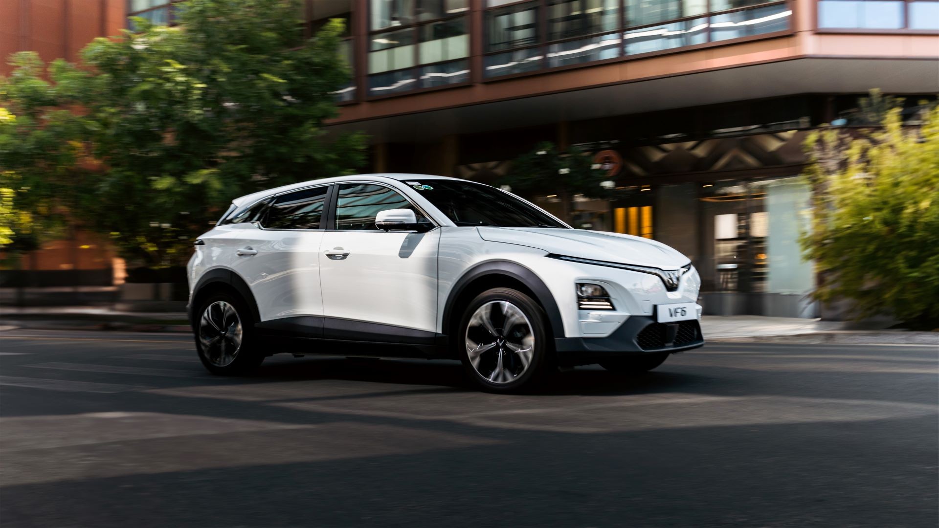 Chính sách “3 không”: 0 đồng trả trước, 0 đồng trước bạ, 0 đồng nhiên liệu giúp tài xế dịch vụ yên tâm vận doanh với VinFast VF 6 Chính sách “3 không”: 0 đồng trả trước, 0 đồng trước bạ, 0 đồng nhiên liệu giúp tài xế dịch vụ yên tâm vận doanh với VinFast VF 6