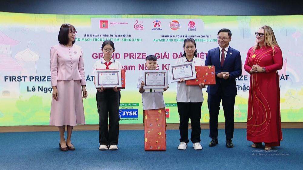 BTC đã trao 1 giải Đặc biệt, 2 giải Nhất cho các em học sinh có tác phẩm xuất sắc