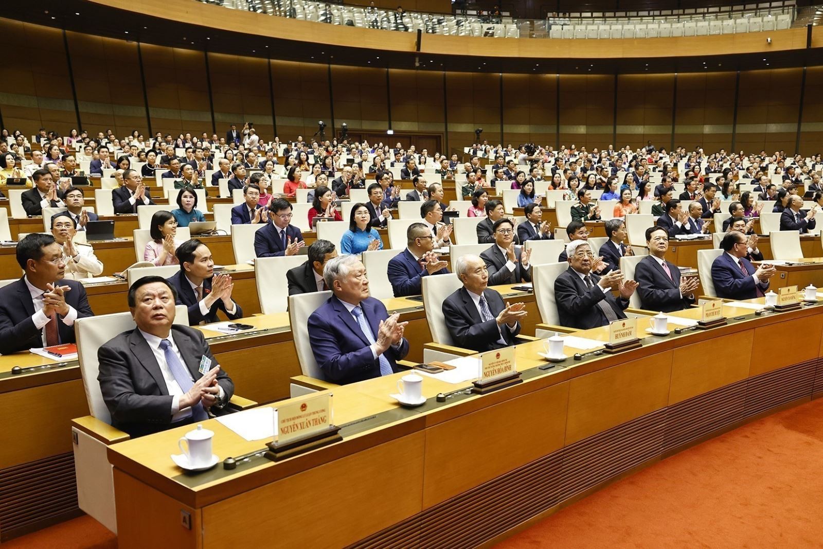 Các đại biểu tham dự phiên khai mạc Kỳ họp thứ Nhất, Quốc hội khóa XVI. (Ảnh: TTXVN) Các đại biểu tham dự phiên khai mạc Kỳ họp thứ Nhất, Quốc hội khóa XVI. (Ảnh: TTXVN)