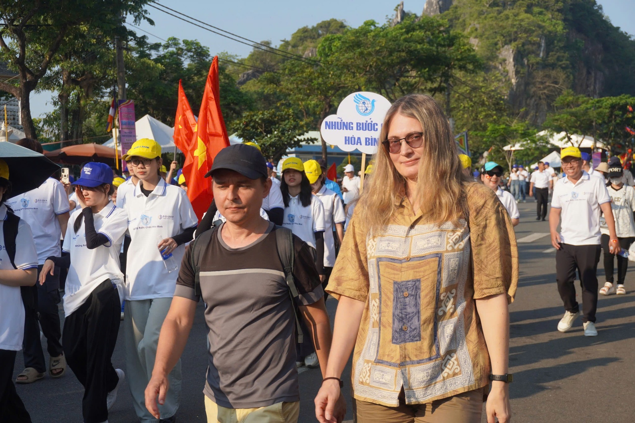 600 người tham gia đi bộ vì hòa bình tại Đà Nẵng 600 người tham gia đi bộ vì hòa bình tại Đà Nẵng