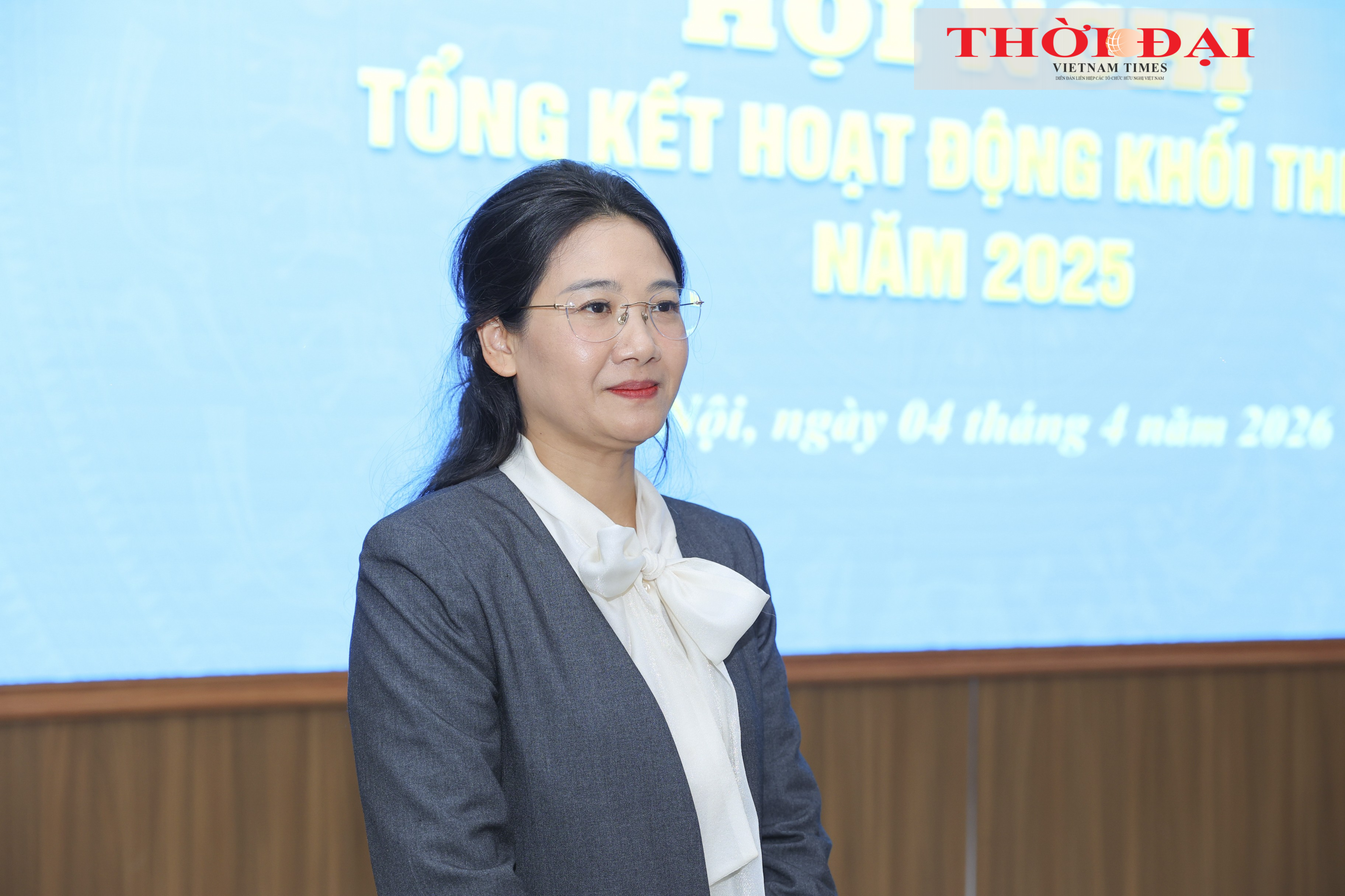 Bà Đỗ Thị Kim Dung, Phó Trưởng ban PACCOM tại Hội nghị tổng kết công tác thi đua, khen thưởng năm 2025 của Khối các tổ chức chính trị - xã hội và các tổ chức Liên hiệp, ngày 04/4/2026. (Ảnh: Bà Đỗ Thị Kim Dung, Phó Trưởng ban PACCOM tại Hội nghị tổng kết công tác thi đua, khen thưởng năm 2025 của Khối các tổ chức chính trị - xã hội và các tổ chức Liên hiệp, ngày 04/4/2026. (Ảnh: