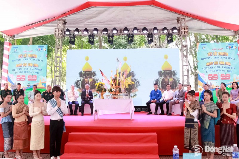 Du học sinh Lào, Campuchia tại Đồng Nai đón Tết cổ truyền Bunpimay và Chol Chnam Thmay Du học sinh Lào, Campuchia tại Đồng Nai đón Tết cổ truyền Bunpimay và Chol Chnam Thmay