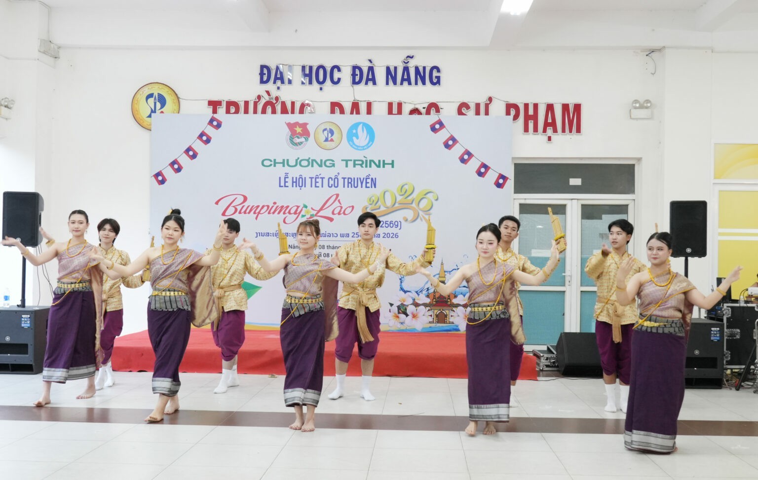 Tiết mục văn nghệ của lưu học sinh Lào