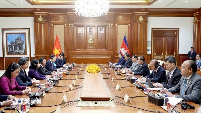 Thường trực Ban Bí thư: Việt Nam luôn quan tâm phát triển quan hệ với Campuchia Thường trực Ban Bí thư: Việt Nam luôn quan tâm phát triển quan hệ với Campuchia