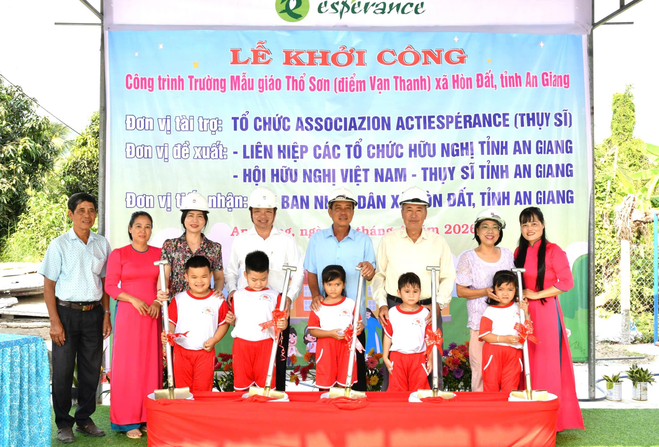 Khởi công xây dựng 2 phòng học tại điểm trường vùng khó Hòn Đất