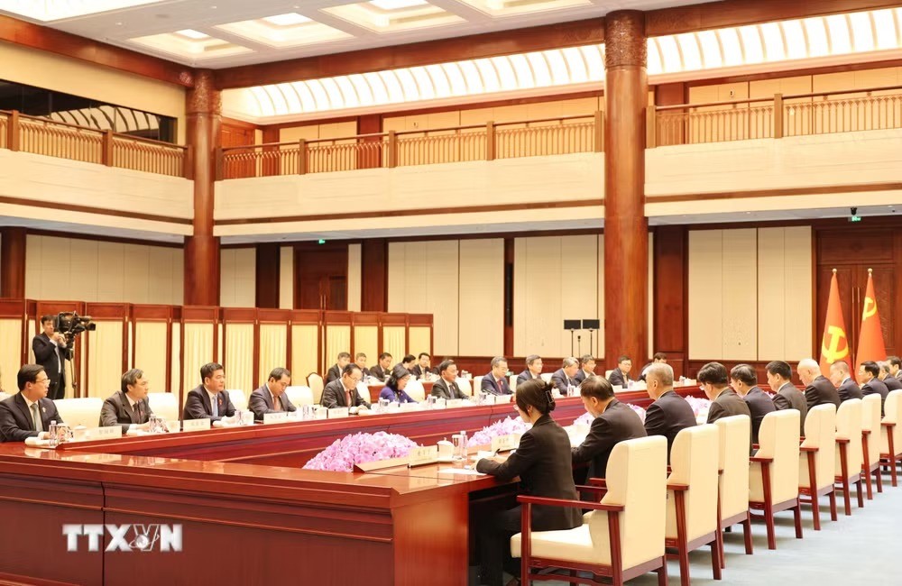 Cùng xây dựng nền tảng vật chất vững chắc cho quan hệ song phương Việt-Trung