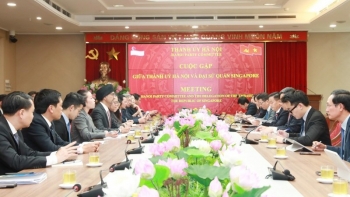 ha noi thuc day hop tac voi singapore trong dao tao boi duong can bo phuc vu chuyen doi lon