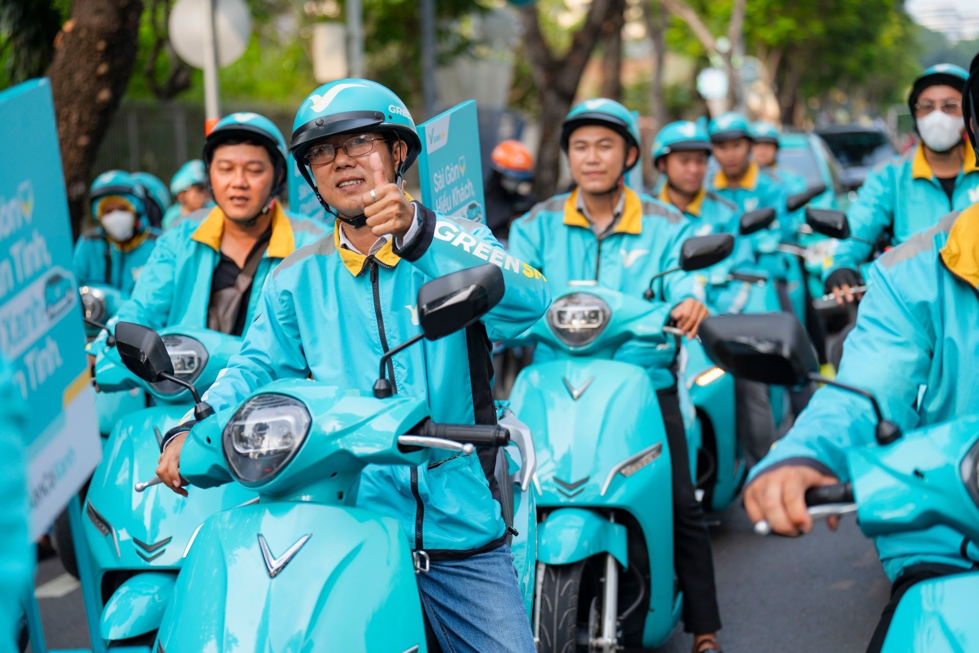 Tài xế tiết lộ thu nhập ấn tượng khi chạy dịch vụ bằng VinFast Feliz II