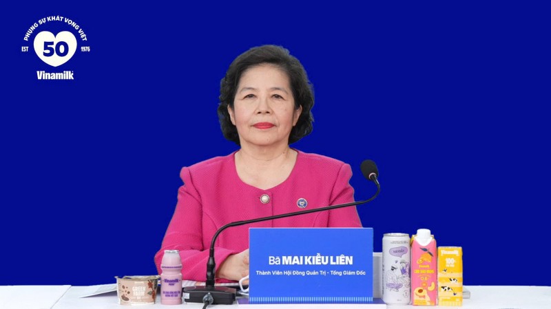 Bà Mai Kiều Liên – Thành viên HĐQT kiêm Tổng Giám đốc Vinamilk báo cáo hoạt động kinh doanh và trả lời cổ đông tại Đại hội đồng cổ đông thường niên năm 2026 của Vinamilk (Ảnh: VN).