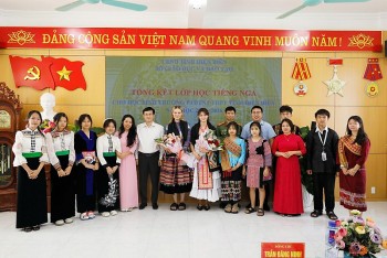 dien bien 50 hoc sinh dan toc thieu so hoan thanh khoa hoc tieng nga dau tien