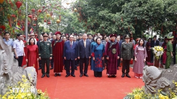 Tổng Bí thư, Chủ tịch nước Tô Lâm dâng hương tưởng niệm các Vua Hùng tại Phú Thọ